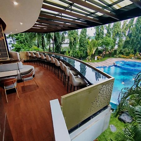 The Sun Hotel Sidoarjo Eksteriør billede