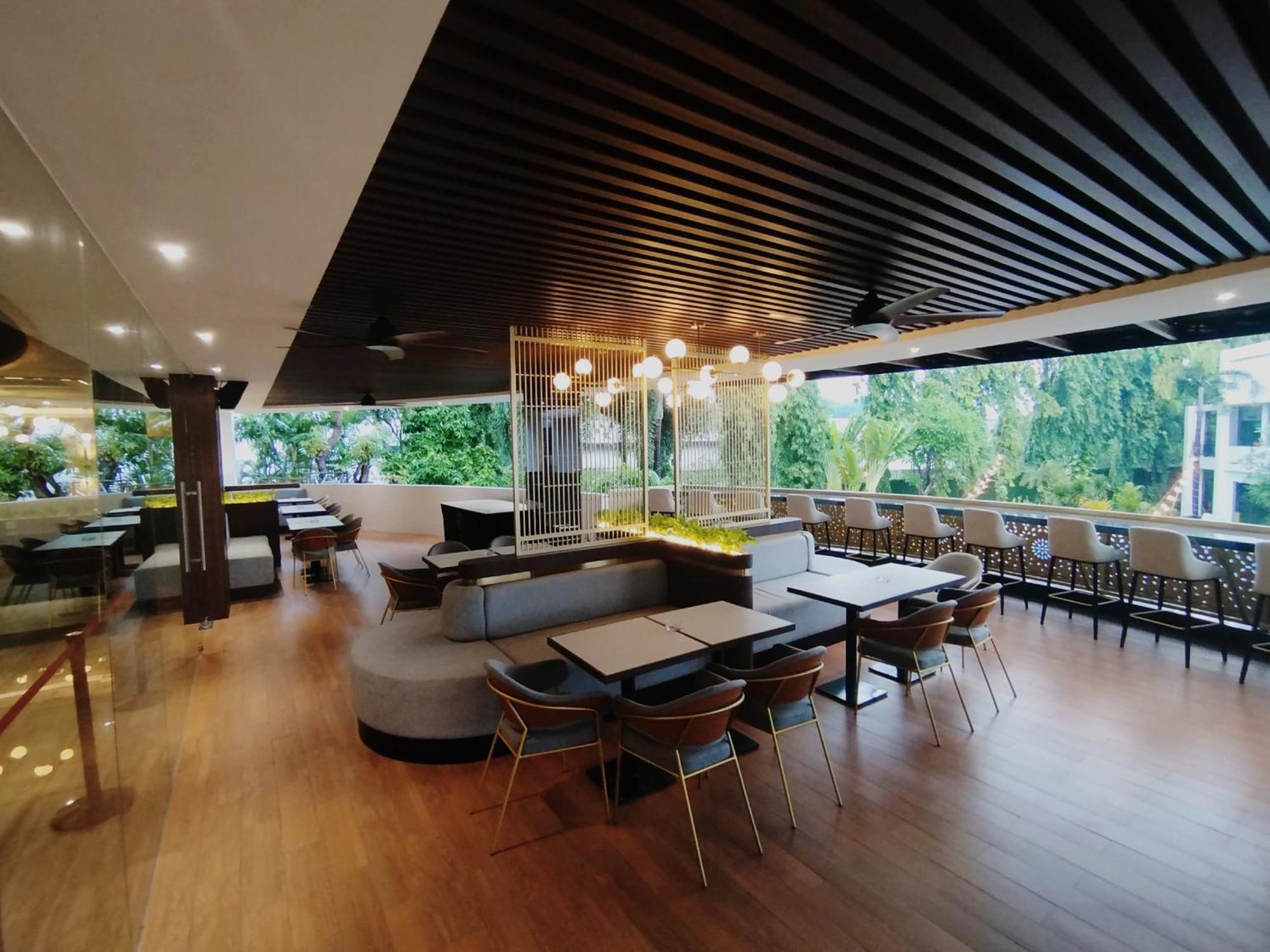 The Sun Hotel Sidoarjo Eksteriør billede