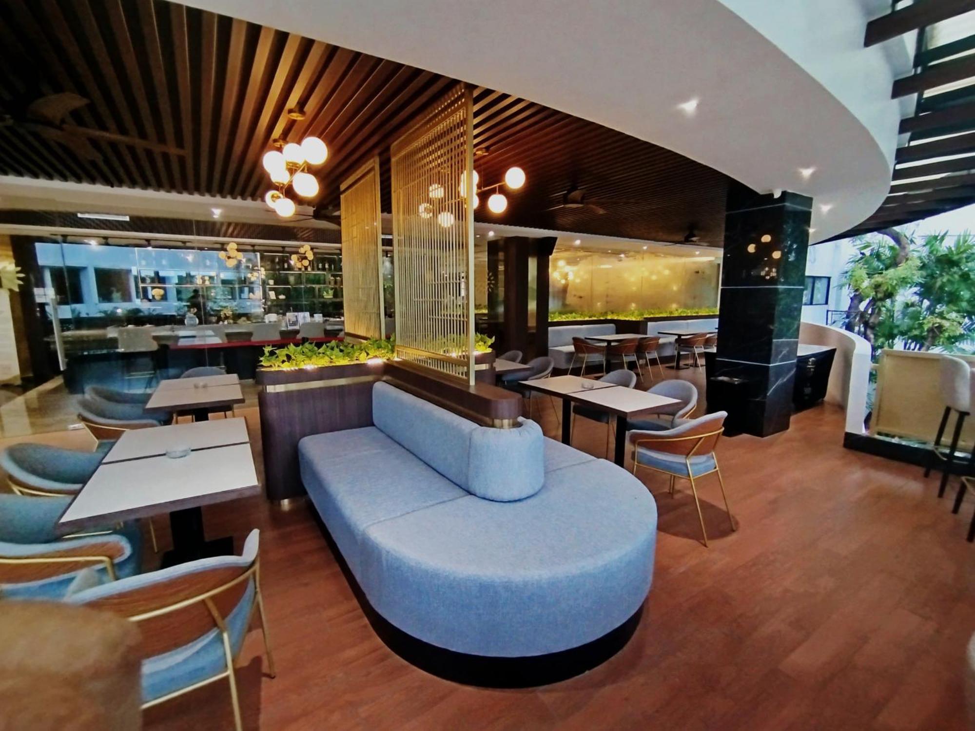 The Sun Hotel Sidoarjo Eksteriør billede