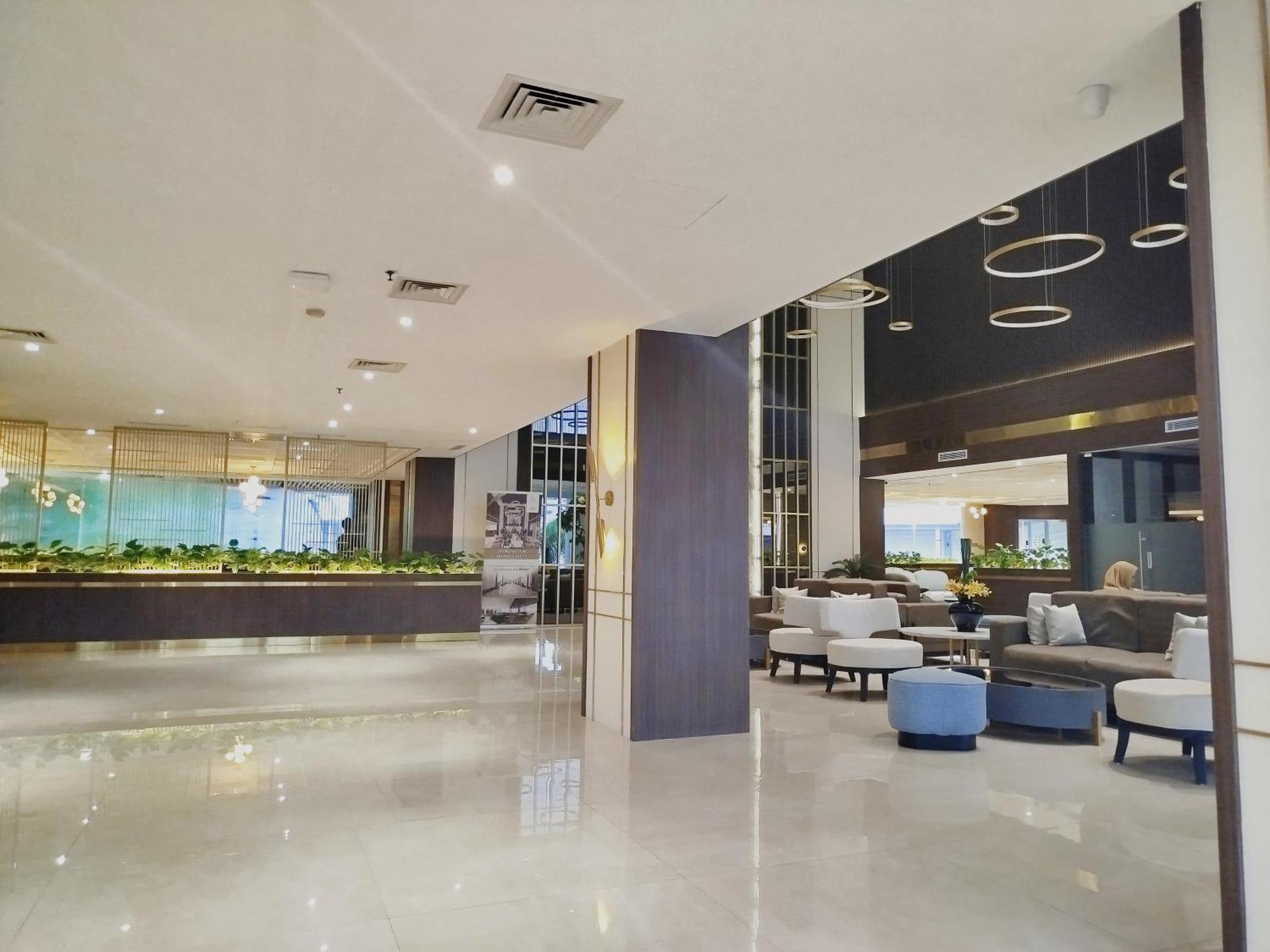The Sun Hotel Sidoarjo Eksteriør billede