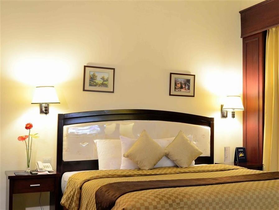 The Sun Hotel Sidoarjo Eksteriør billede