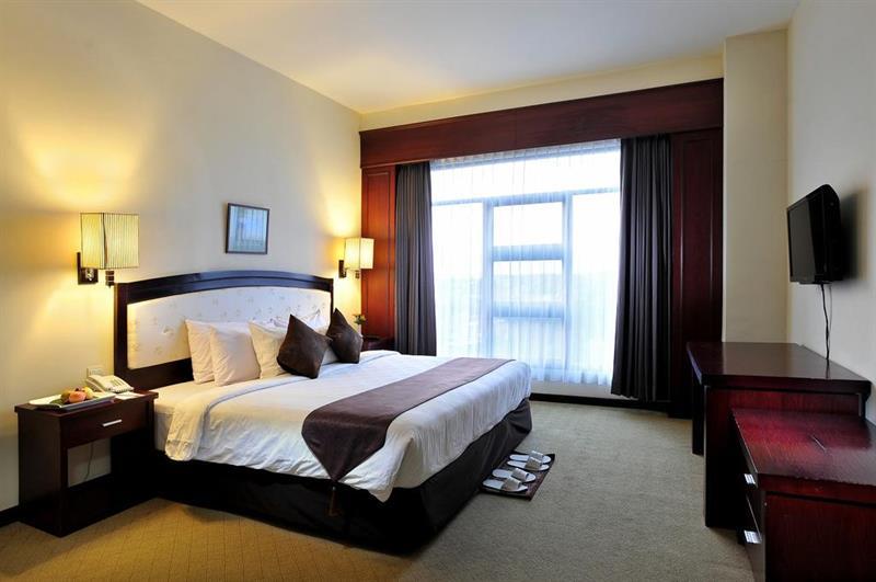 The Sun Hotel Sidoarjo Eksteriør billede